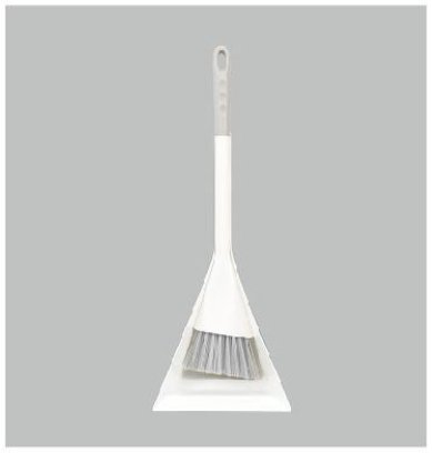 Triangle Broom ITEM.NO 8687